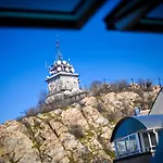 Cloud 6 -top Center,360° View,free Private Parking Lägenhet Plovdiv